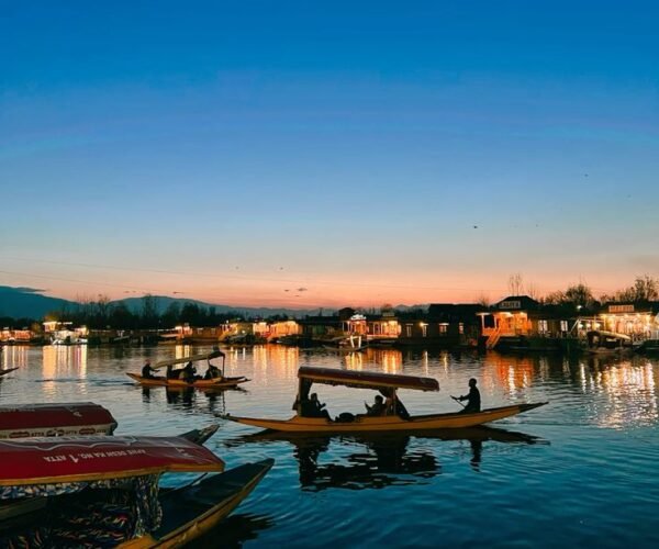 3N Srinagar | Houseboat